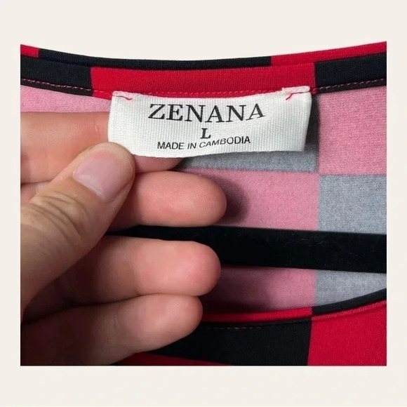 0503. ZENANA SLEEVELESS TOP CHECKERED RED/BLACK IN COLOR SIZE LARGE - Picture 6 of 10